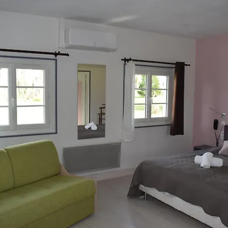 Hotel La Maison Du 3*